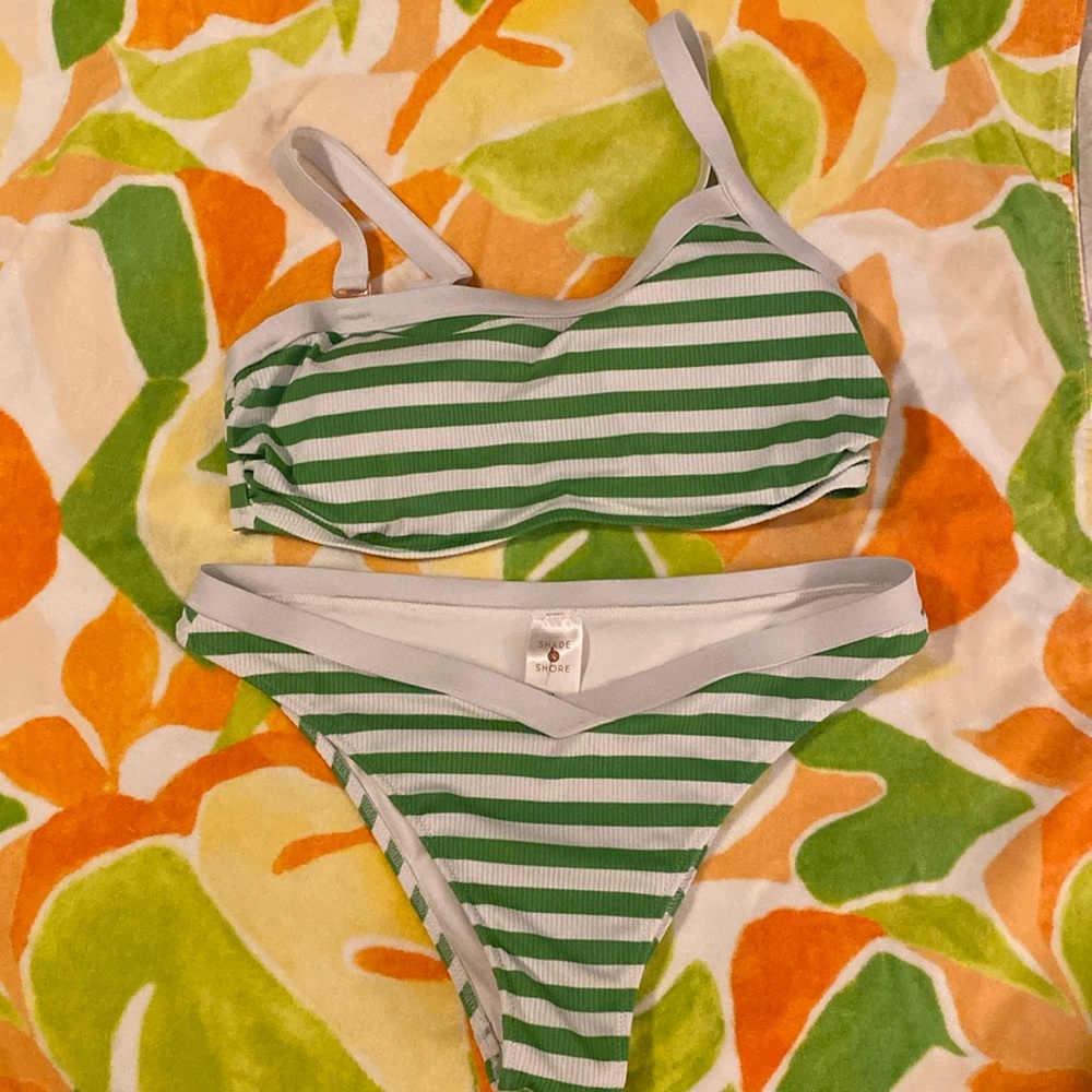Cute bikini never used just washed only can be one shoulder